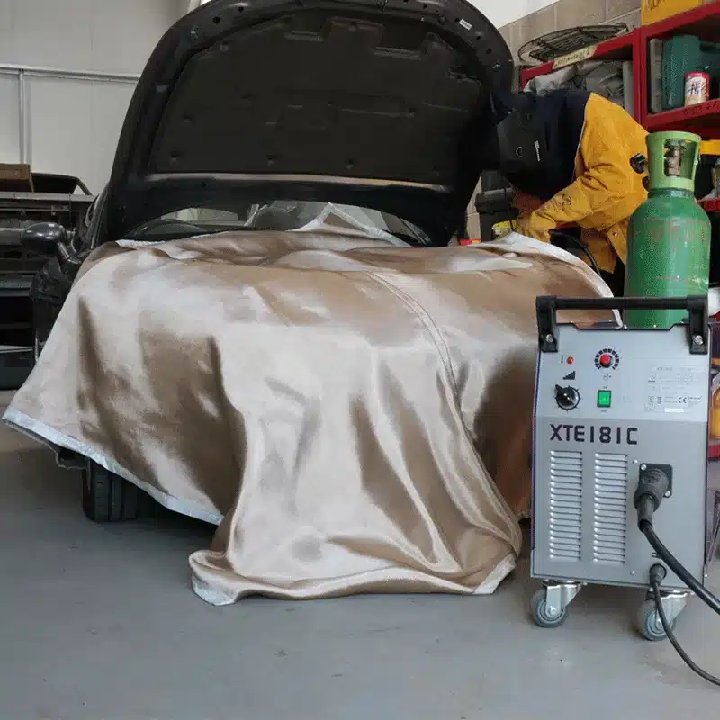 XTE 181C Automotive MIG Welding Machine and P3621 Welding Blanket